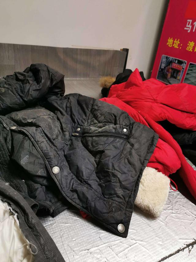 羽绒服能熨烫吗怎么熨烫,羽绒服皱了可以用蒸汽熨烫吗