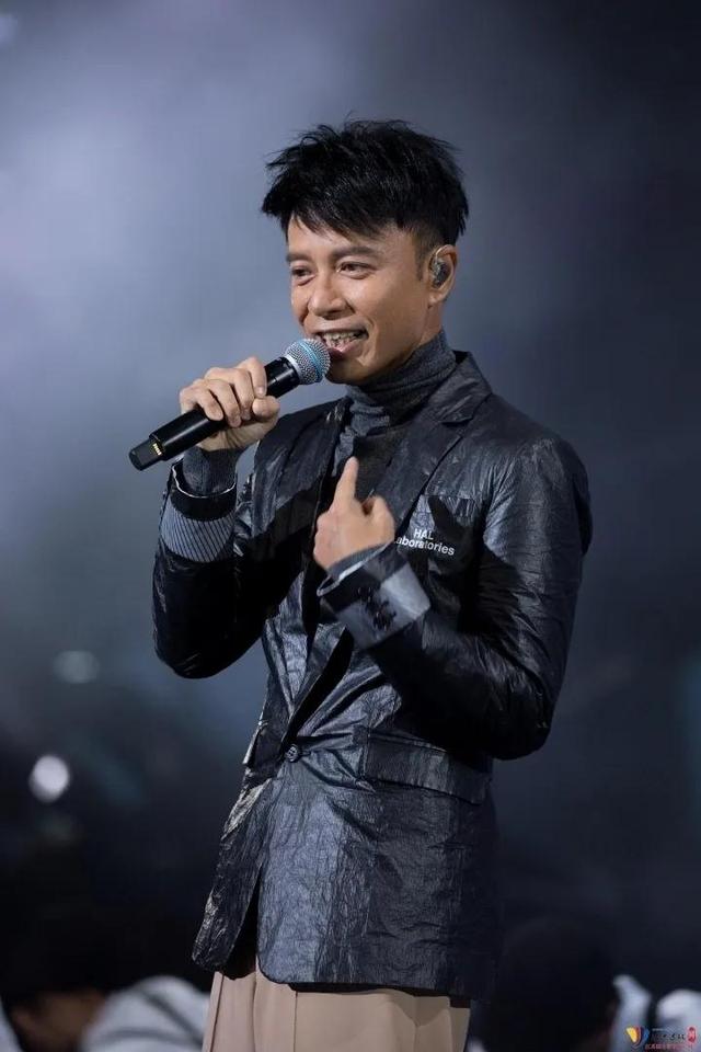 李克勤名曲一英雄故事,李克勤歌曲英雄故事