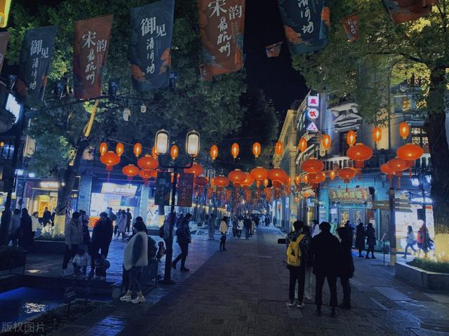 杭州必去的三条街夜市,杭州必去的三条街夜市吴山广场夜市